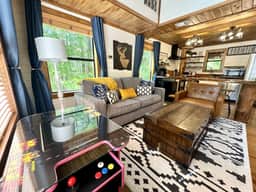 Aiukli Pine View Cabin · Couple's Getaway